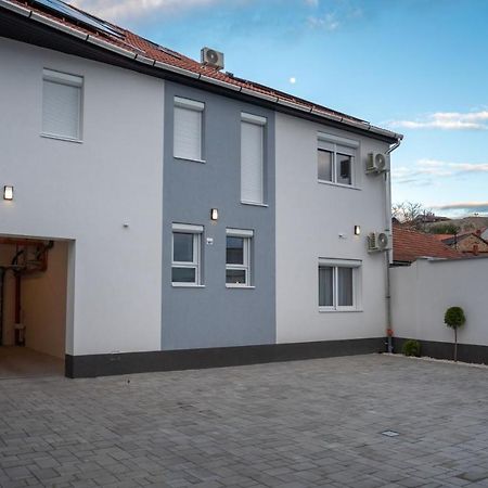 Var Apartman Eger Zewnętrze zdjęcie